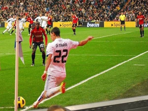 Bí quyết thực hiện kỹ thuật sút xoáy (curving shot)